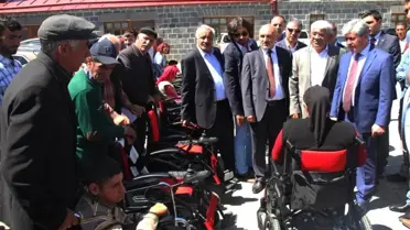 Karslı İşadamlarından Engellilere Akülü Sandalye