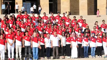 Şehit ve Gazi Çocuklarından Anıtkabir'e Ziyaret