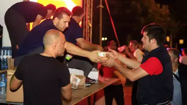 Üsküdar Belediyesi 15 Temmuz Şehitleri İçin Çorba Dağıttı