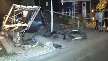 Aşırı Hız Yapan Otomobil Durakta Bekleyenlere Çarptı: 1 Ölü 1 Yaralı