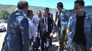Başbakan Yardımcısı Canikli, 15 Temmuz Şehidi Emrah Sağaz'ın Mezarını Ziyaret Etti