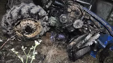 Parçalanan Traktörden Sağ Kurtuldu
