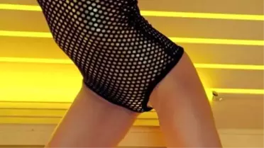 İngiltere'de Kadınların Tepkisini Çeken 'Aşırı Seksi' Bakım Ürünü Reklamı Yasaklandı