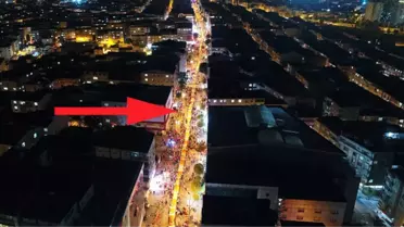 Esenler Halkı, 15 Temmuz'un Yıl Dönümünde 2016 Metrelik Bayrakla Yürüdü
