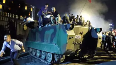 İşte 15 Temmuz Darbe Girişimi Sırasında Saat Saat Yaşananlar