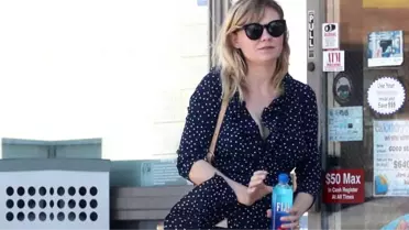 Kristen Dunst, Rüzgarın Azizliğine Uğrayınca İç Çamaşırı Gözüktü