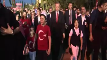Cumhurbaşkanı Erdoğan Köprüye Yürüdü