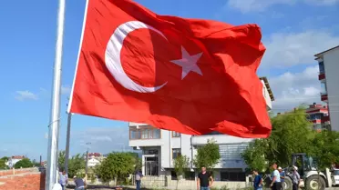 Ladik'te Astsubay Ömer Halisdemir Şehitlik Anıtı Yapılıyor