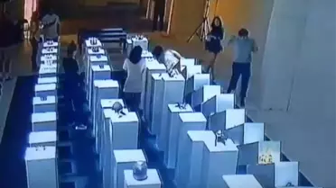 Sanat Galerisinde Selfie Pahalıya Mal Oldu! Ortalık Savaş Alanına Döndü