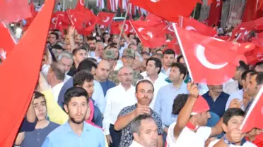 Mardin'de Binlerce Kişi Demokrasi Nöbetinde
