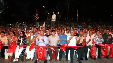 Demokrasi Nöbetinin İkinci Gününde Antalya'da Meydanlar Boş Kalmadı