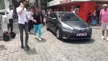 CHP'li Pekşen'den Kaymakamlık Aracının Caddeye Park Edilmesine Tepki (2)