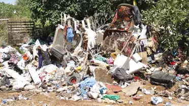 5 Evden 38 Kamyon Çöp Çıktı