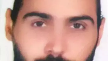 Kendisini Demirlere Asarak İntihar Etti