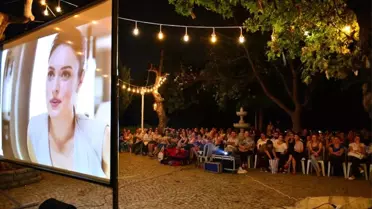 Kadıköy Parklarında Sinema Keyfi