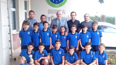 Şampiyon Miniklerden Anlamlı Ziyaret