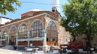 Cumhurbaşkanının Talimat Verdiği Caminin Minaresi Boyanıyor