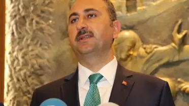 Kahramanlık Öyle Tişörtüne Yazarak Olmaz'