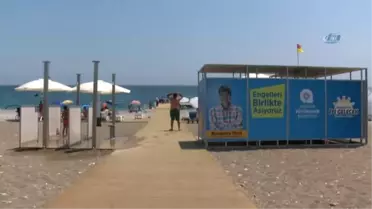 Dünyaca Ünlü Plajda 'Engelsiz' Yüzme Keyfi