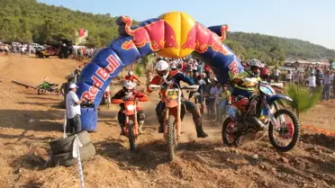 Motosiklet Tutkunları Aydıncık'ta Buluştu