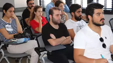 Sosyal Medyayı Kullanmanın Faydaları ve Zararları