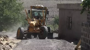 Başkan Akat Yol Çalışmalarını Denetledi
