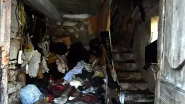 Metruk Evden 2 Ton Çöp Çıkartıldı