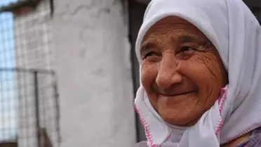 Milas'ta Yaşlı Kadına Vatandaşlar Sahip Çıktı