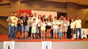 10. Ayvalık Satranç Turnuvası Şampiyonları Belli Oldu