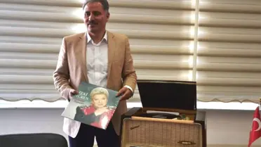 Başkan Çakır'ın Eski Radyo ve Plak Tutkusu