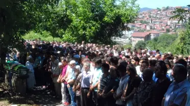 Kazada Ölen Genç Son Yolculuğuna Uğurlandı