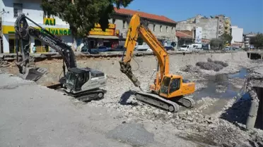 Söke'de Çay Üstü Yıkımı Hızla Devam Ediyor