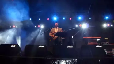 Coşkun Sabah Kalkınma Şöleni'nde Konser Verdi