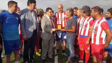 Gürpınar'da Dostluk Maçı