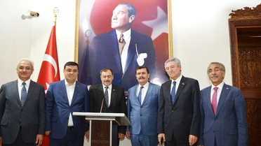 Bakan Eroğlu: 'Baba Oğluna Böyle İmkan Vermez'