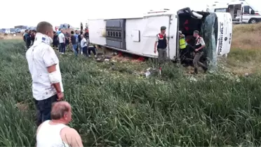 Yolcu Otobüsü Şarampole Devrildi: Yaralılar Var (2)