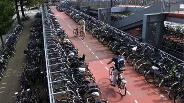 Dünyanın En Büyük Bisiklet Otoparkı Hollanda'da Açılacak