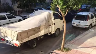 Park Halindeki 3 Araca Çarpıp Kaçtı