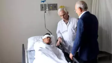 Kılıçdaroğlu, Traktör Kazasında Annesi ve 2 Kardeşini Kaybeden Gence Sahip Çıktı