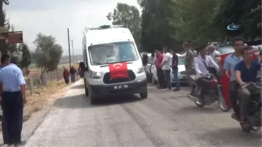 Şehidin Üniformasını Giyen Hamile Eşi, 'Aşkımı Gömdüler.