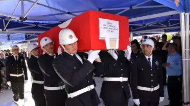 Dha Yurt - Arkadaş Kurşunuyla Şehit Olan Polis Toprağa Verildi