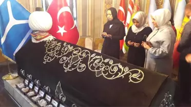 AK Parti Genel Başkan Yardımcısı Öznur Çalık Ertuğrul Gazi Türbesinde Dua Etti