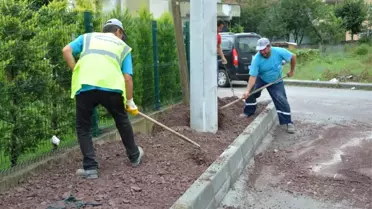 Kartepe'de Bozulan Kaldırımlar Onarılıyor