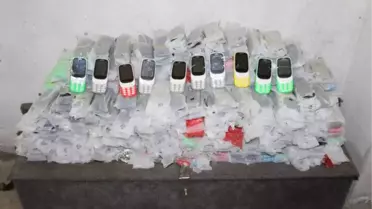 Yedek Lastik İçine Gizlenmiş 825 Adet Cep Telefonu Ele Geçirildi