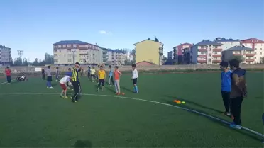 Muş'un En Büyük İlçesi Bulanık'ın Stadı Var Tribünü Yok!