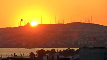 İstanbul'da Gün Doğumu Kartpostallık Görüntülere Sahne Oldu