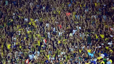 Tribünlerden Van Persie'ye Tepki