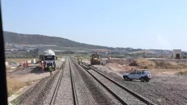 Akhisar'ı İkiye Bölen Demiryolu Şehir Dışına Alınıyor