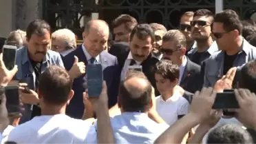 Erdoğan, Cuma Namazını Torunuyla Kıldı