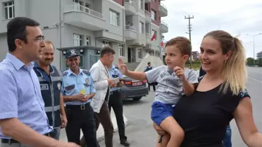 Kaymakam Güner'den Sürücülere Çikolatalı Uyarı